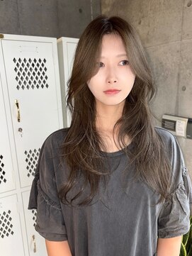 アワー(OUr-) 顔周りハイレイヤー・オリーブグレージュ