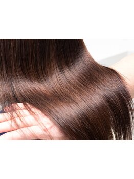 【髪質改善が叶う！大人のツヤ髪】3種類のコラーゲンが髪と頭皮に潤いを補給！なめらか美髪が叶う◎