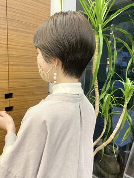 クリアーオブヘアー 一社店(clear OF HAIR) 女性らしい丸みショート / momoka