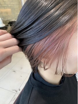 ビーハイブ 一番町店 アヴェダ(BEHIVE) 前下がりショートボブ　インナーカラー×ピンクベージュ