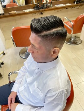 グルーマーズトウキョウ(GROOMER/S TOKYO) 【GROOMERS 稲田】 スキンフェード スタイル　 スペインカール