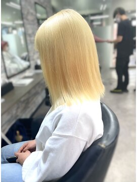 オズ 梅田店(OZ) ＃抜きっぱなし＃ブロンド＃ケアブリーチ＃ホワイトブロンド