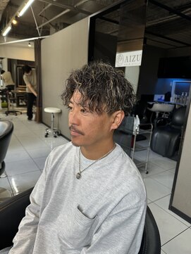 アイズ 海老名(AIZU) ツイストスパイラルパーマ　ツイストパーマ　眉毛　海老名メンズ