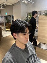 ウノプリールヴァモス(unopulir Vamos) 黒髪センターパート大人メンズヘアニュアンスパーマ