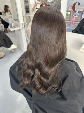 カシェル(cashel) 赤みを抑えた透明感のあるブラウンカラー