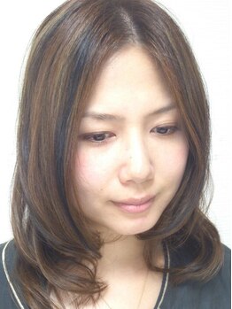 シオム(SIOM)の写真/≪マイクロバブル炭酸ケア付☆カット¥3630≫全員クーポン多数ご用意◎いつでも手頃価格でキレイをキープ♪