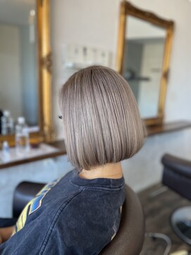 フリーク 石岡店(FREAK) 全頭ブリーチ【ミルクティー系】