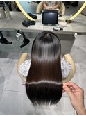 大人ガーリーダークアッシュミディアムレイヤーカット髪質改善