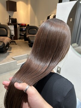 グラフ 立川(Graph.) 縮毛矯正 Aujua髪質改善トリートメント