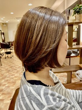 アイニ 河内小阪店(aini) 白髪ぼかしカラー白髪ぼかしハイライト大人ショート30、40、50代