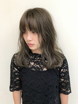 ラルジュ(large) 【large】大人かわいい透明アッシュカラーのナチュラルミディ