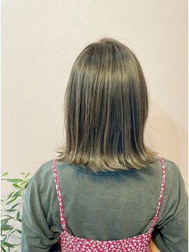 ノチカ(nochika) モノトーンバレイヤージュ×ボブ