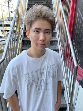 アイズ 海老名(AIZU) スパイキーショート ホワイトベージュ ミルクティーベージュ眉毛