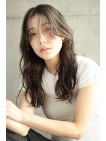 ファム(Fam) ミディアムロング　緩めパーマ　アンブレラカラー　代官山　渋谷