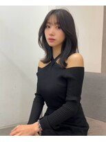 ミディアムロブレイヤー_黒髪ボブルフネビージュ小顔ワンレン