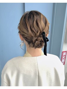 オウン(AUN) ルーズシニヨン