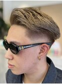短髪ハイトーン　フェードカット　七三分け