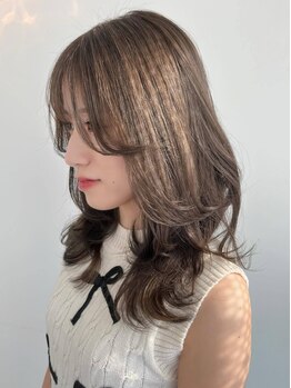 アマンドール(Aman D'or)の写真/[名駅]韓国レイヤーで顔周り最先端なシルエットへ☆前髪&おくれ毛でもっと垢抜け！モデル御用達サロン