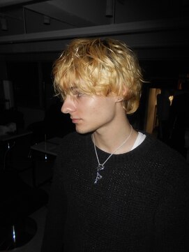 ペレ 渋谷(PELE) MEN’S HAIR/ブルーブラック/フェザーパーマ/渋谷