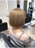 ホワイトベージュ