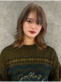 ミディアムレイヤー ダブルカラー ミルクティーベージュ 艶髪