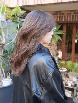 アデ オモテサンドウ(ade omotesando) ロングレイヤー×ハイライトカラー