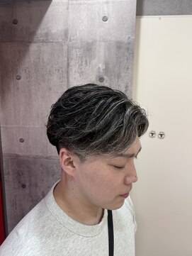 ヘアー ラボ エムツー(hair lab m2) メッシュ×ニュアンスパーマ | メンズセンターパート
