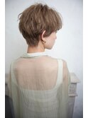 くびれショート×ヘーゼルベージュ/モテ髪/小顔補正立体カット