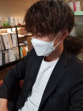 テントヘアー(tent hair) 強めのパーマで男前!