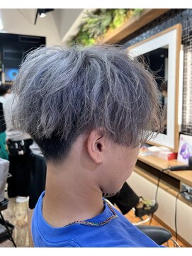 ルーム(Room) メンズマッシュ刈り上げ/ツーブロック/シルバーカラー