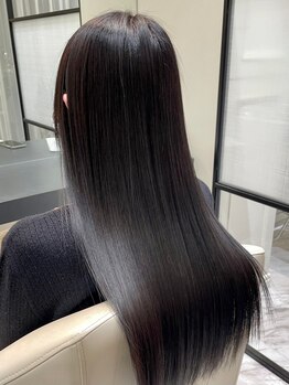 ヨール(YOL)の写真/こだわりの薬剤で限りなくダメージレス×思わず触れたくなるような自然で柔らかい質感のストレートに＊