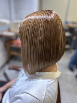 エスト(est) ゴールドミルクティー　前下がりボブ　【髪質改善￥新宿】