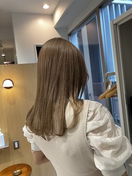 スタン 渋谷(Stam) ベージュカラータッセルボブ切りっぱなしボブ長めボブレイヤー