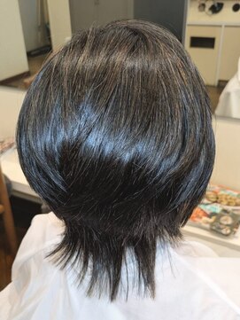 サテンドール ヘアクラブ ショートレイヤーボブ