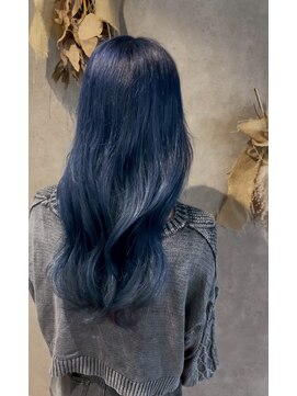 パーミル ヘア クマモト(permille ‰ hair Kumamoto) アクアブルー×巻き髪
