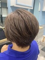 ヘアーラウンジ アンフィ 井土ヶ谷(Hair Lounge Anphi) 白髪を活かしたスモーキーベージュ&ショートボブ☆
