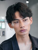 バイフィフス 原宿/表参道(by fifth)&nbsp;緩めニュアンスパーマフェザーパーマメンズセンターパートウルフ