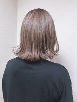 レーヴ(Reve) 透明感あふれる外ハネピンクベージュ
