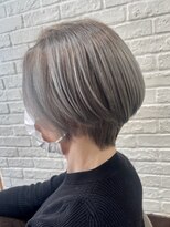 ネオリーブアオバ 高田馬場店(Neolive aoba)&nbsp;美フォルム　ハイトーンショートボブ　脱白髪染めハイライト