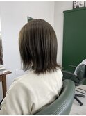 オリーブベージュカラー