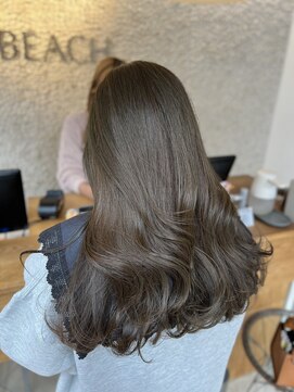 ビーチ(BEACH) やわらか透け感ミントベージュブリーチなしレイヤーカット