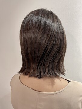 ミリ 千歳烏山(Mili CARE&SPA) ぱっつんロブ　ベージュカラー