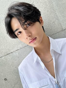 オグジュアリー 表参道(aux.) スーツ短髪ツーブロック束感モテる黒髪シークレットパーマ流行