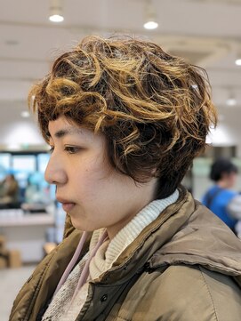 ケーオーエスビューティー(K O S beauty) ハイライトパーマショート！