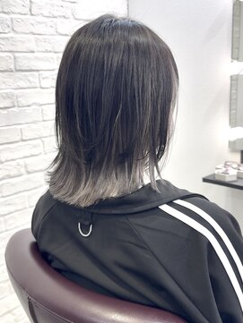 モア(moa) ウルフ×インナーグレージュ