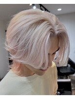 リア(Li'a)&nbsp;ホワイトピンク/ホワイトアッシュ/白/ケアブリーチ