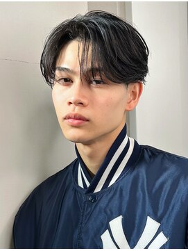 ポーチバイハニー オモテサンドウ(PORCH by HONEY omotesando) フェザーパーマブルーブラック刈り上げセンターパートシャドー