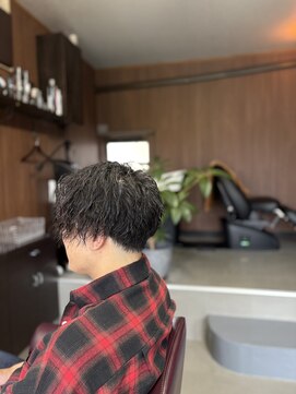 アオイ(Aoi) 動きと束感◎無造作にキマるツイストスパイラルパーマ