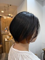 ヘアーサロン ラフリジー(Loufreasy)&nbsp;黒髪×オレンジインナーカラー｜前下がりショートボブ