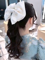 オモチャ 銀座(OMOCHA) 映えるリボンポニーアレンジ/ライブヘアセット
